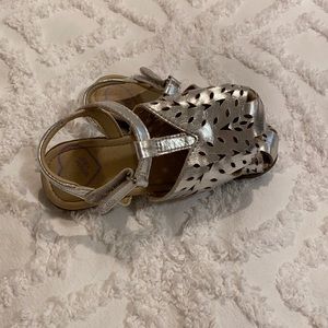 Girl stride rite sandals size 8 perfect condition